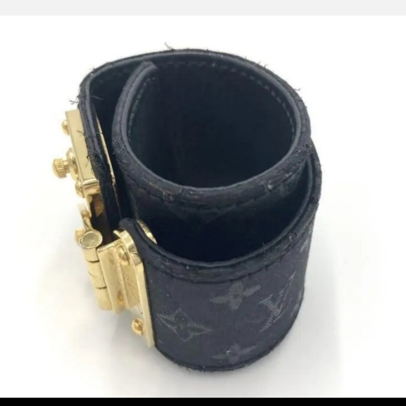 Luxury Louis Vuitton ♥️ 🤎❤ Bracelet Black with beautiful Gold hardware - Picture 7 of 8